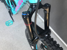 Load image into Gallery viewer, Santa Cruz Nomad C Blue/Pink L