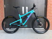 Load image into Gallery viewer, Santa Cruz Nomad C Blue/Pink L